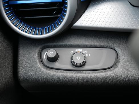 Used 2024 Chevrolet Trax LS w/ LS Convenience Package image 26