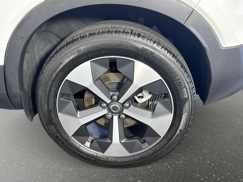 Used 2023 Volvo XC40 B5 Plus w/ Protection Package Premier image 33