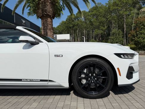 Used 2025 Ford Mustang GT Premium RWD image 32