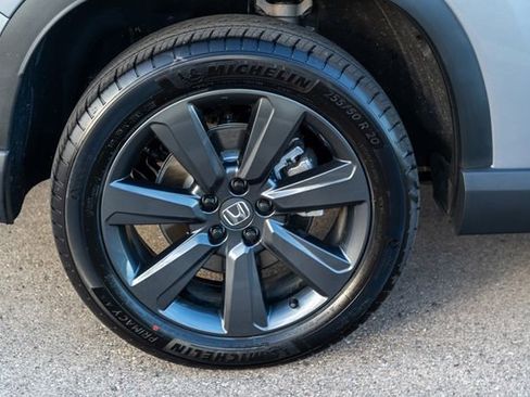 Used 2025 Honda Pilot Sport image 12