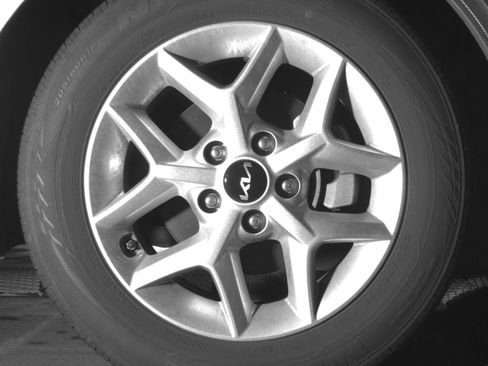 Used 2025 Kia Soul LX w/ LX Technology Package FWD image 13