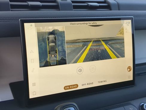 Used 2022 Land Rover Defender 110 X-Dynamic SE image 32