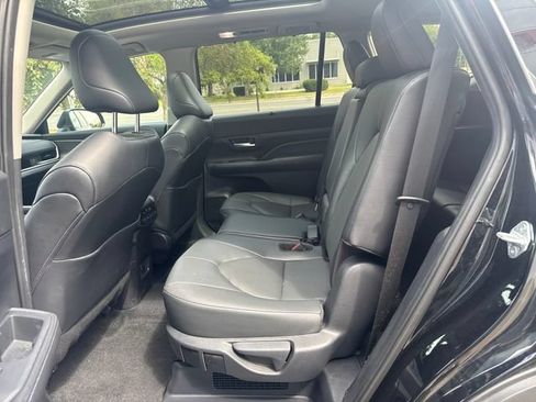 Used 2025 Toyota Grand Highlander AWD Hybrid image 26