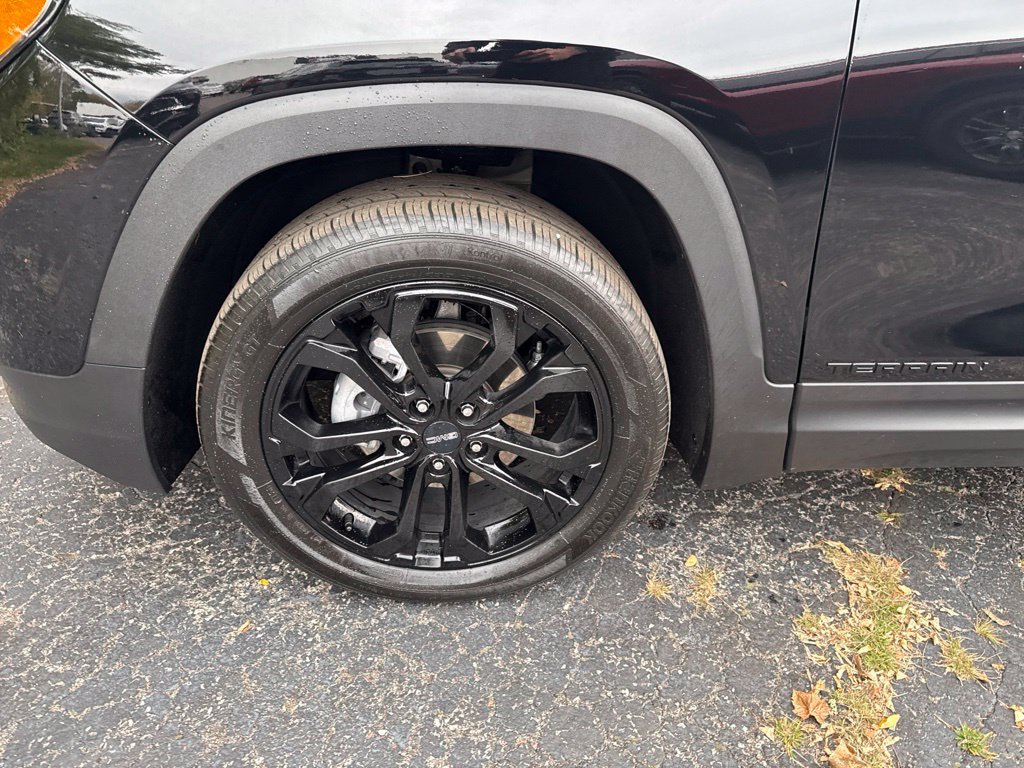 Used 2021 GMC Terrain SLT w/ Infotainment Package II AWD/4WD image 11