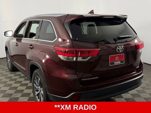 Used 2019 Toyota Highlander XLE image 6