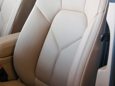Certified 2026 Porsche Macan AWD/4WD image 39