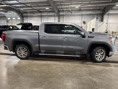 Used 2019 GMC Sierra 1500 SLE w/ SLE Value Package AWD/4WD image 2