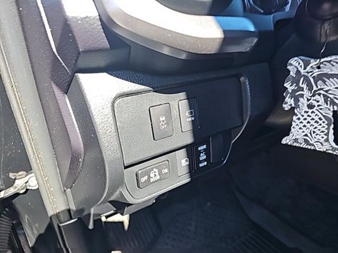 Used 2022 Toyota Tacoma Limited image 19