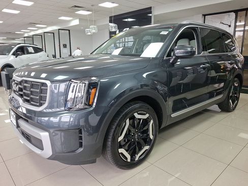 Certified 2023 Kia Telluride S w/ S Sunroof Package AWD/4WD image 1