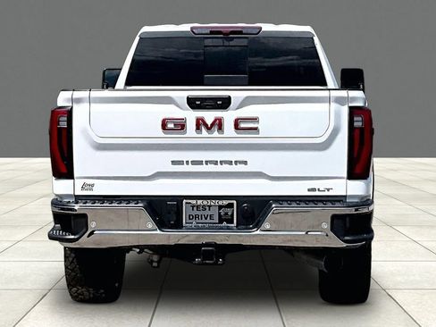 Used 2025 GMC Sierra 1500 SLT AWD/4WD image 4