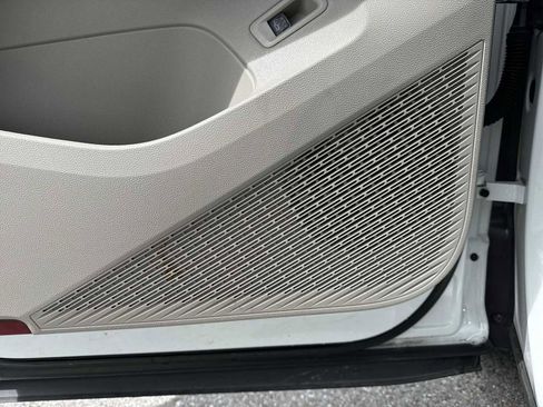 Certified 2025 Volkswagen Atlas SE image 28