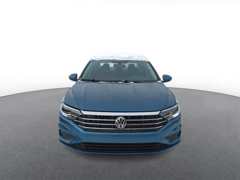 Used 2020 Volkswagen Jetta SE w/ SE Cold Weather Package image 3