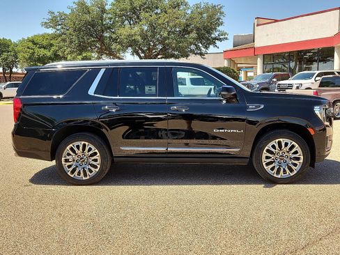 Used 2023 GMC Yukon Denali Ultimate AWD/4WD image 5