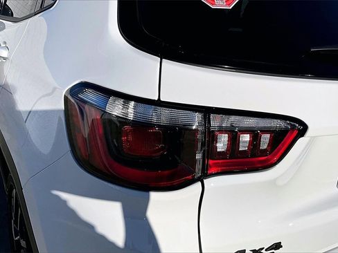 New 2026 Jeep Compass Latitude image 19