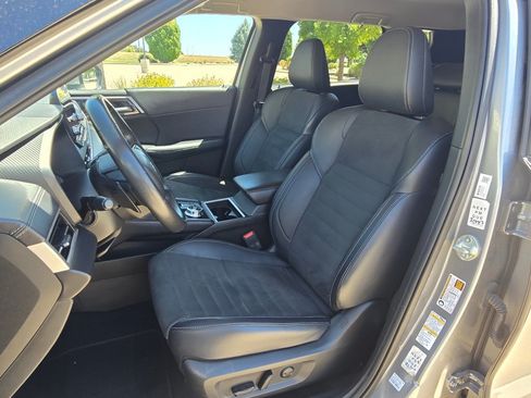 Used 2024 Mitsubishi Outlander SE AWD/4WD image 14