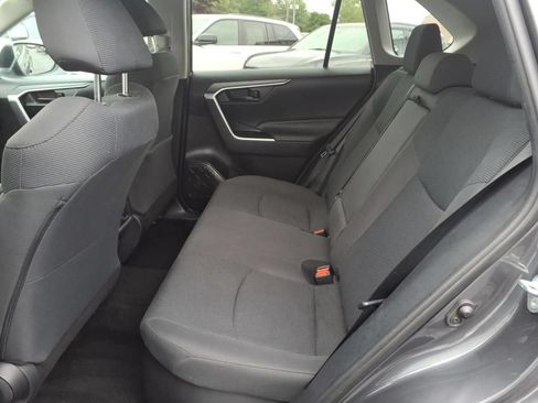 Used 2019 Toyota RAV4 LE w/ Carpet Mat Package AWD/4WD image 10