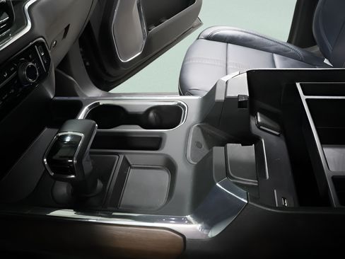 Used 2023 Chevrolet Silverado 1500 High Country w/ Technology Package AWD/4WD image 18
