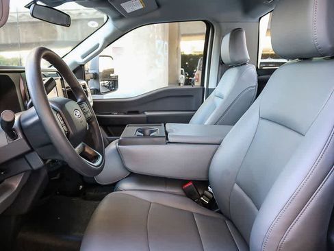 New 2026 Ford F250 XL w/ XL Chrome Package RWD image 26
