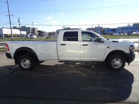 Used 2024 RAM 3500 Tradesman image 7
