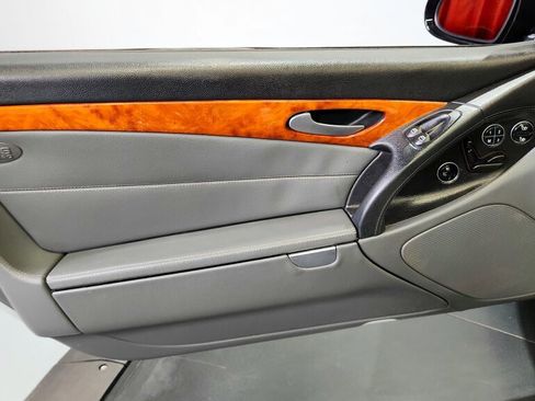 Used 2005 Mercedes-Benz SL 500 image 25
