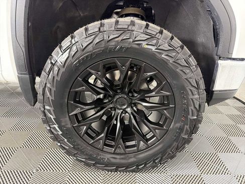 Used 2025 GMC Sierra 1500 SLT AWD/4WD image 10