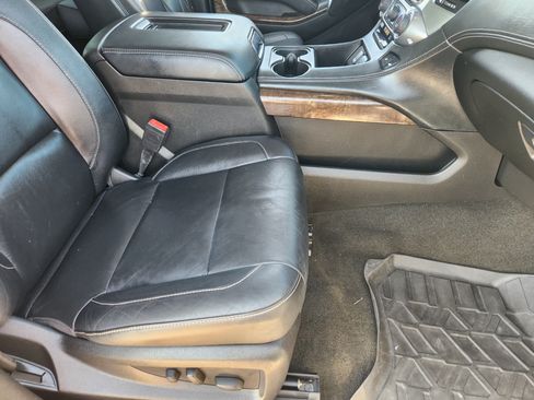 Used 2018 Chevrolet Suburban LT AWD/4WD image 15