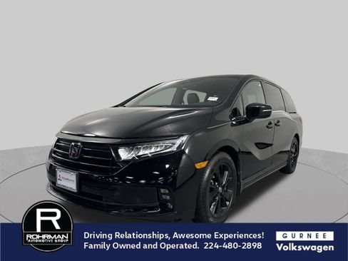 Used 2023 Honda Odyssey Sport image 2