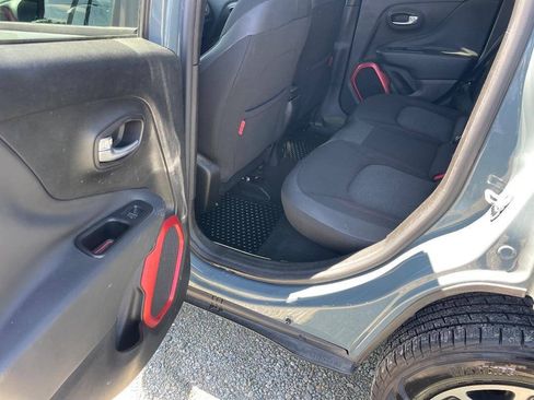Used 2016 Jeep Renegade Trailhawk AWD/4WD image 11