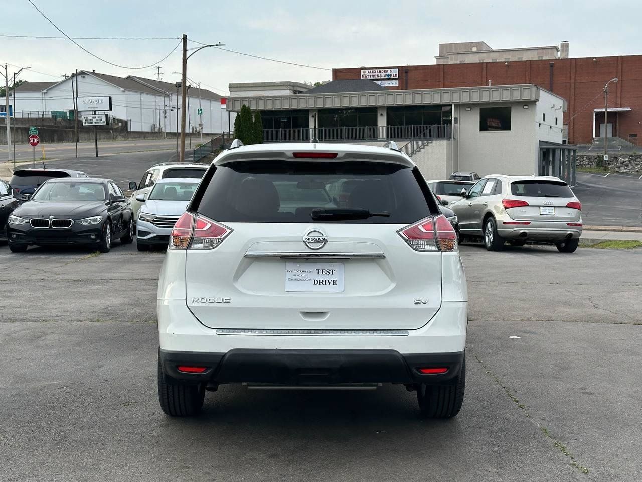 Used 2015 Nissan Rogue SV w/ SV Premium Package FWD image 9