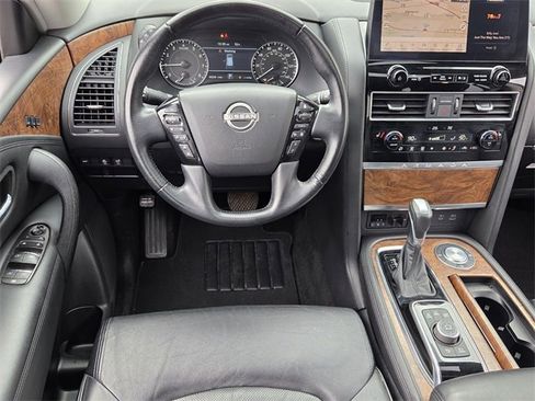 Used 2024 Nissan Armada SL w/ Captain's Chairs Package image 7