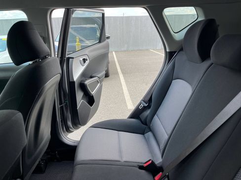 Used 2025 Kia Soul LX w/ LX Technology Package FWD image 37