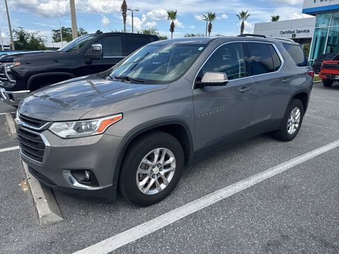 Used 2018 Chevrolet Traverse LT FWD image 1