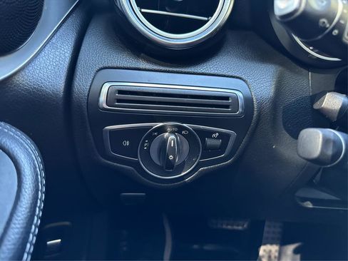 Used 2019 Mercedes-Benz GLC 300 image 18