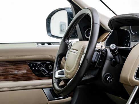 Used 2019 Land Rover Range Rover image 12