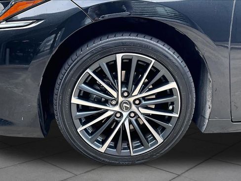 Used 2023 Lexus ES 300h w/ Premium Package FWD image 10