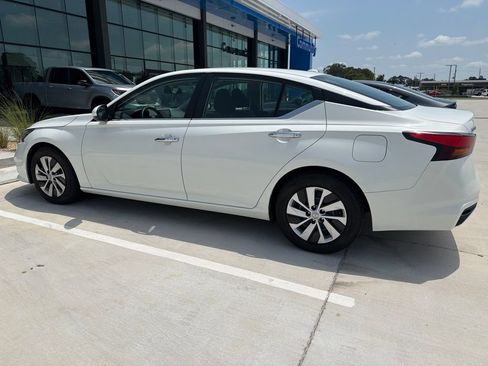 Used 2020 Nissan Altima 2.5 S FWD image 6