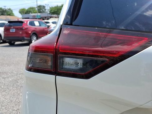 Used 2021 Nissan Rogue SV AWD/4WD image 27