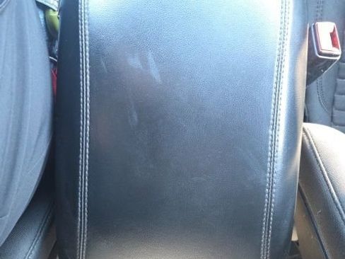 Used 2020 Ford Explorer XLT image 26