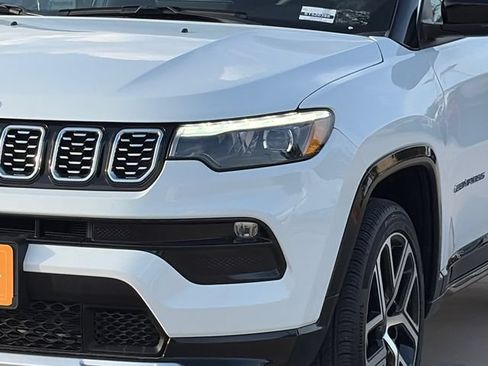 Certified 2025 Jeep Compass Limited w/ Elite Group AWD/4WD image 4