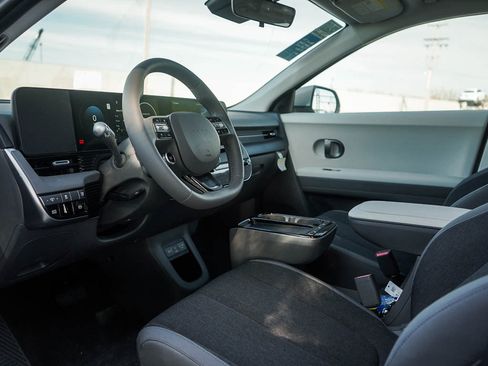 New 2026 Hyundai Ioniq 5 SE AWD/4WD image 17