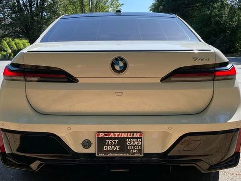 Used 2023 BMW 740i w/ Parking Assistance Package RWD image 7