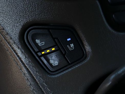 Used 2019 GMC Yukon XL Denali w/ Open Road Package AWD/4WD image 47