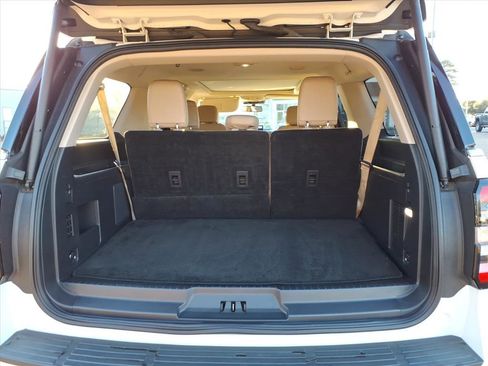 Used 2022 Ford Expedition Max Limited image 6