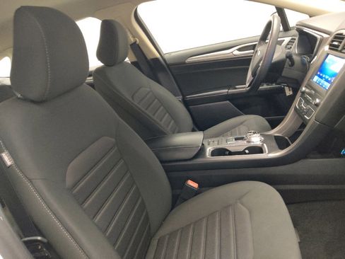 Used 2020 Ford Fusion SE FWD image 21