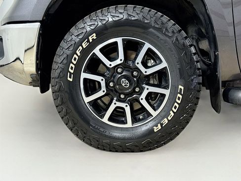 Certified 2019 Toyota Tundra SR5 w/ TRD Off Road Package AWD/4WD image 25