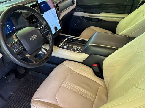 Used 2024 Ford Expedition Max Platinum AWD/4WD image 11