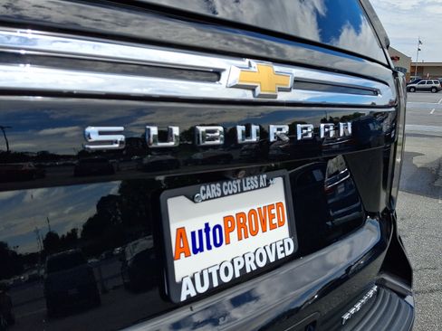 Used 2024 Chevrolet Suburban Premier w/ Premium Package AWD/4WD image 30