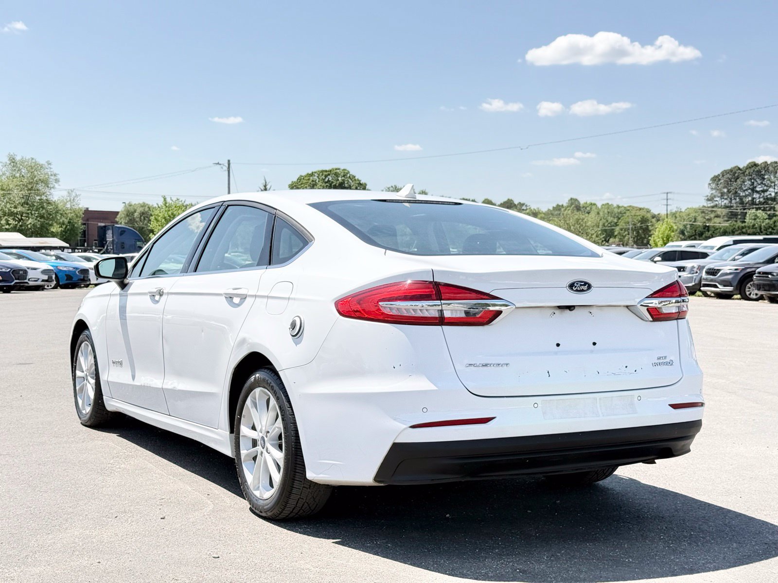 Used 2019 Ford Fusion SE FWD image 9