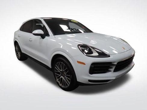 Used 2023 Porsche Cayenne Platinum Edition image 8