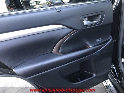 Used 2016 Toyota Highlander XLE w/ Protection Package #3 image 15